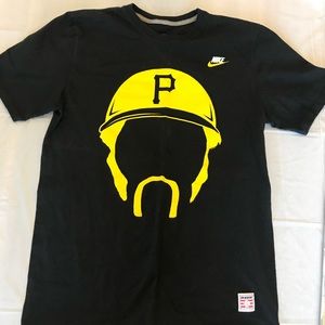 Nike T-shirt Pittsburgh Pirates HOF size Medium